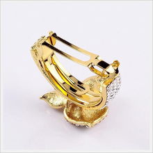 新光飾品韓國(guó)流行美發(fā)頭飾 奧地利水晶盤(pán)發(fā)頭飾引領(lǐng)時(shí)尚潮流